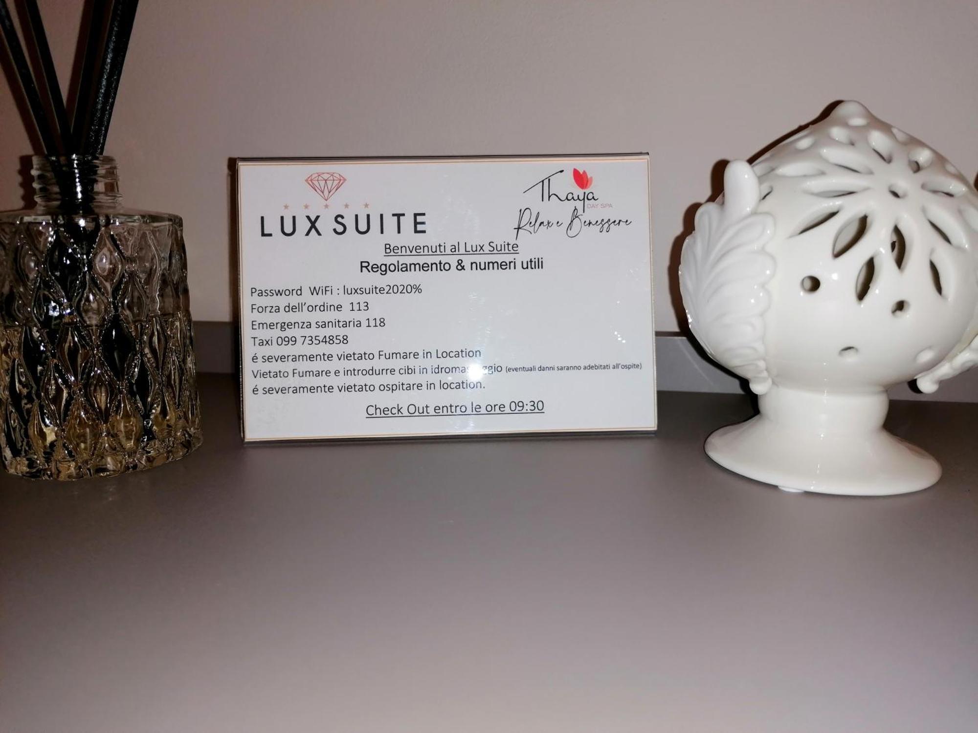 Lux Suite Ταράντο Δωμάτιο φωτογραφία